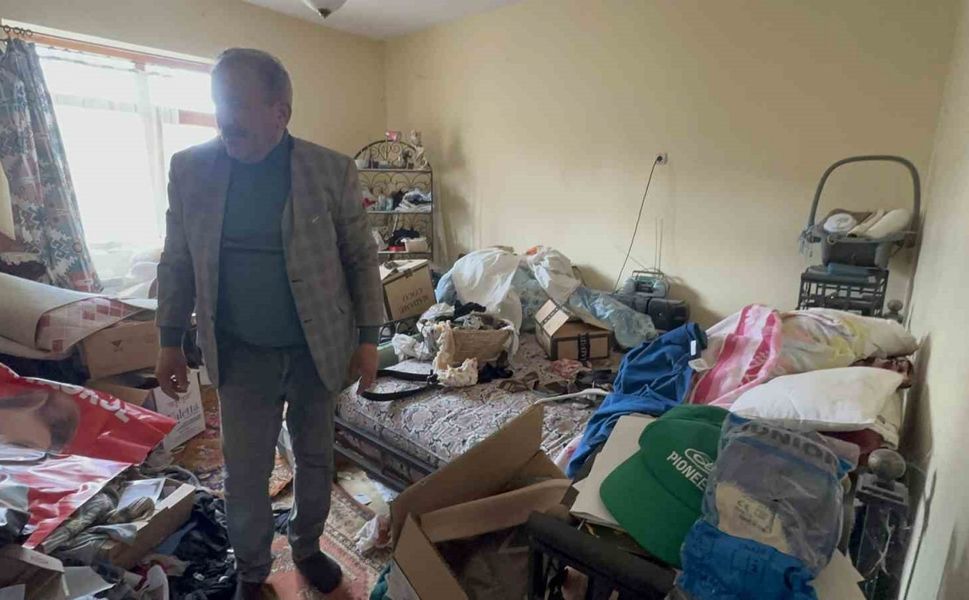 Elazığ’da "Çöp Ev" İhbarı Üzerine Gidilen Adres, 3 Dil Bilen Emekli Pilotun Çıktı