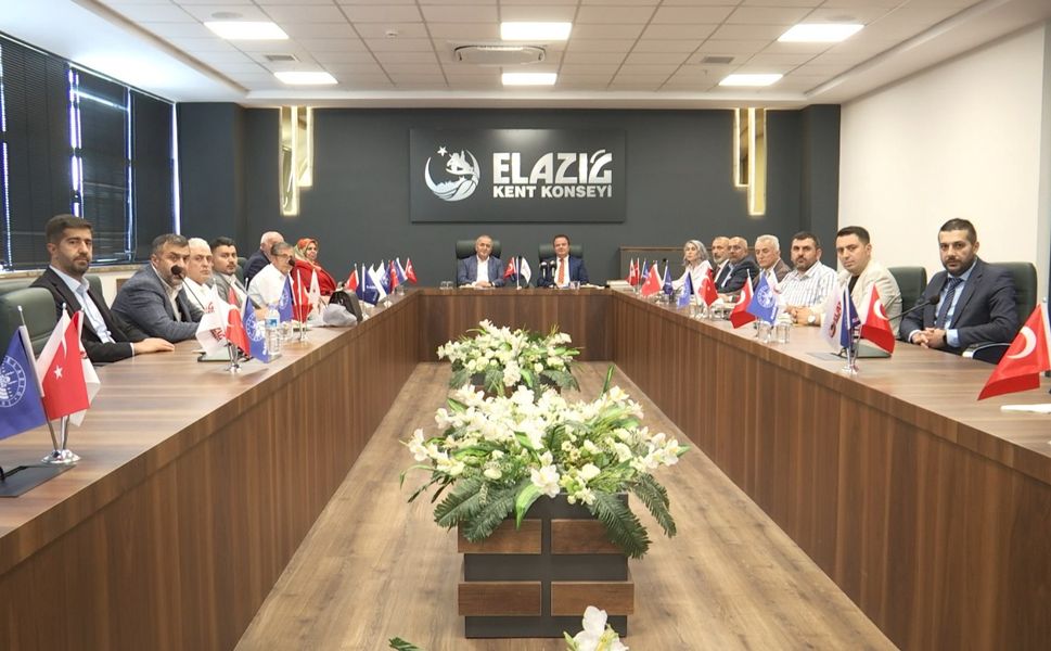 Vali Hatipoğlu, Kent Konseyi ile Bir Araya Geldi