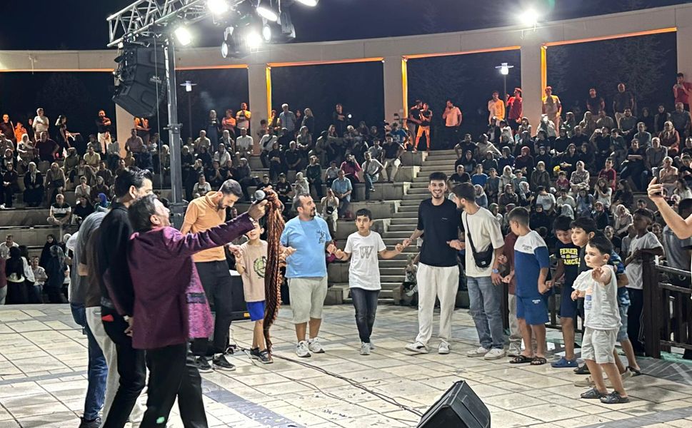 Elazığ Belediyesi Yaz Konserleri Sürüyor