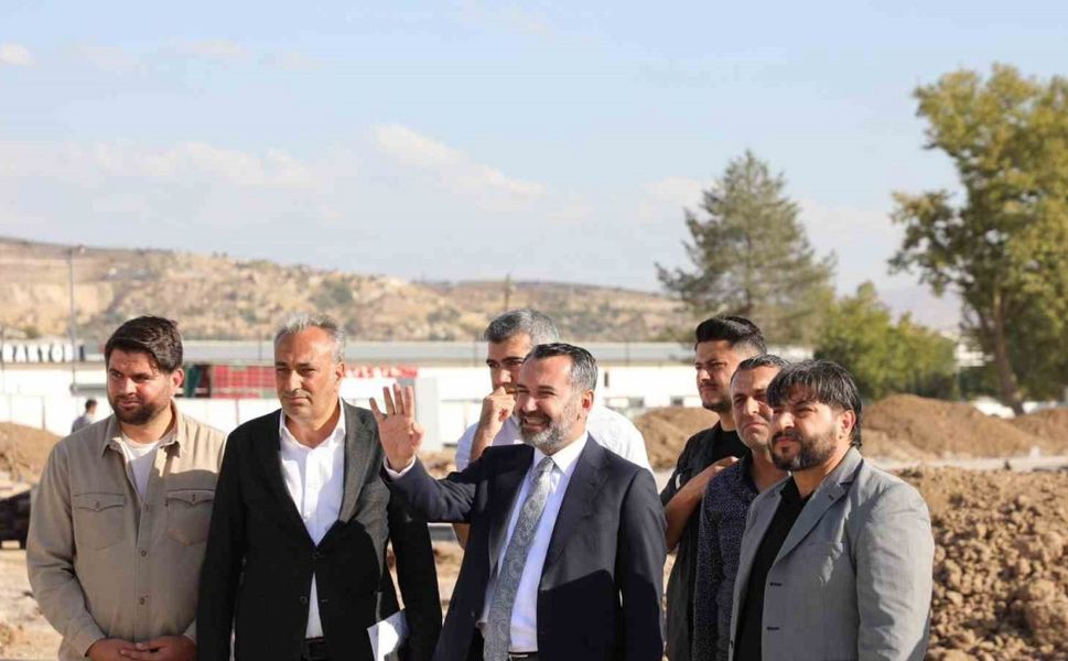 Başkan Şerifoğulları Doğu Park’ta incelemelerde bulundu