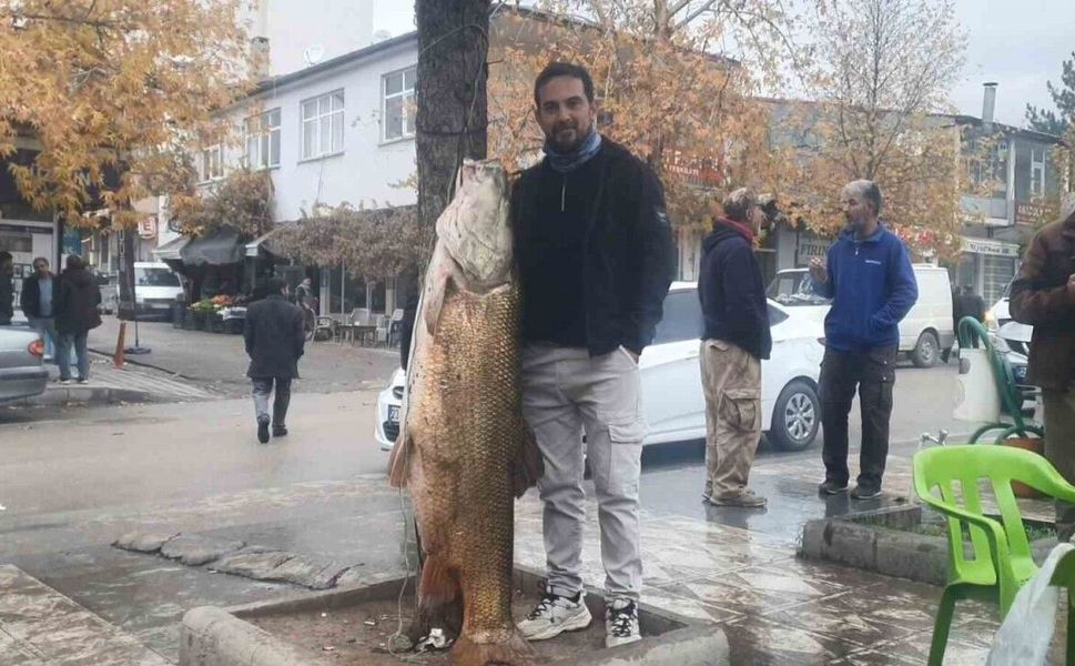 Elazığ’da 60 Kiloluk Turna Balığı Yakalandı
