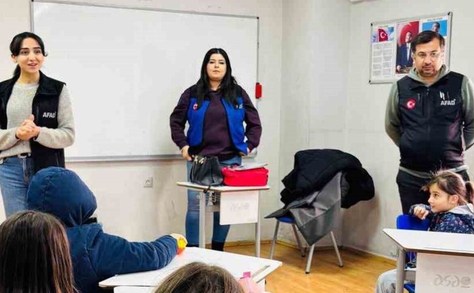 Elazığ'da çocuklara afet farkındalık eğitimi