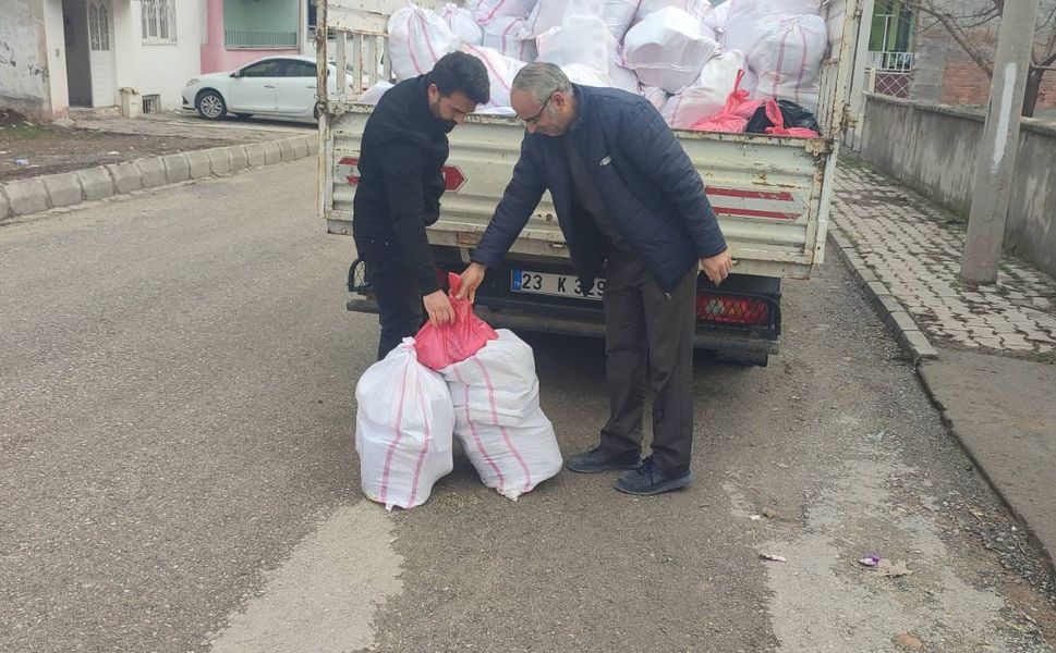 Kovancılar’da 150 Aileye Umut Kervanı Desteği