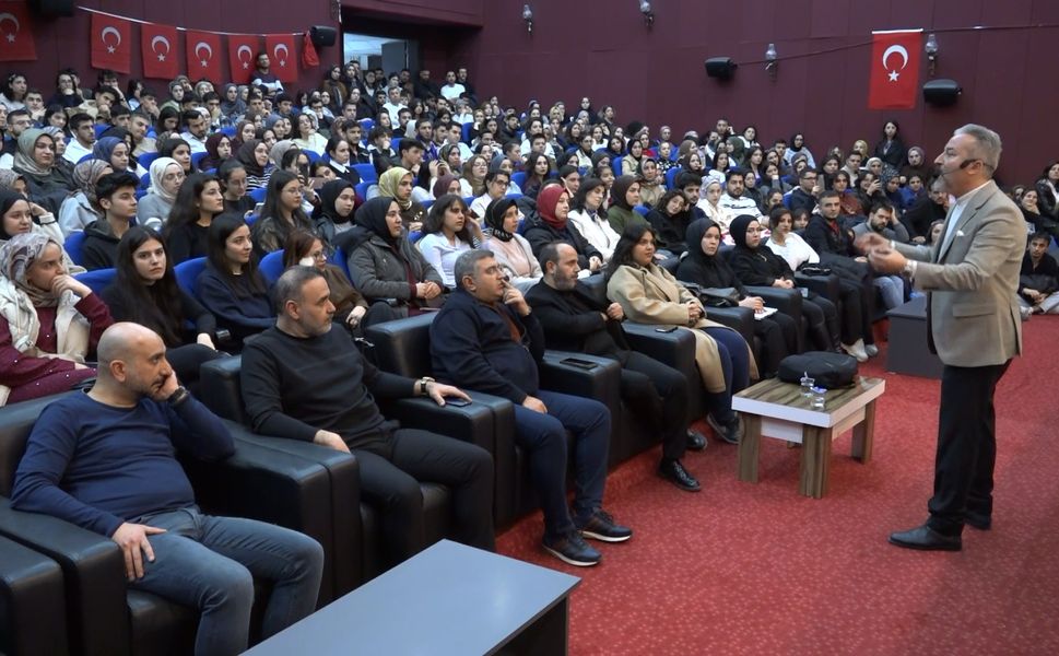 Elazığ’da YKS ve KPSS Adaylarına Rehberlik Programı Düzenlendi