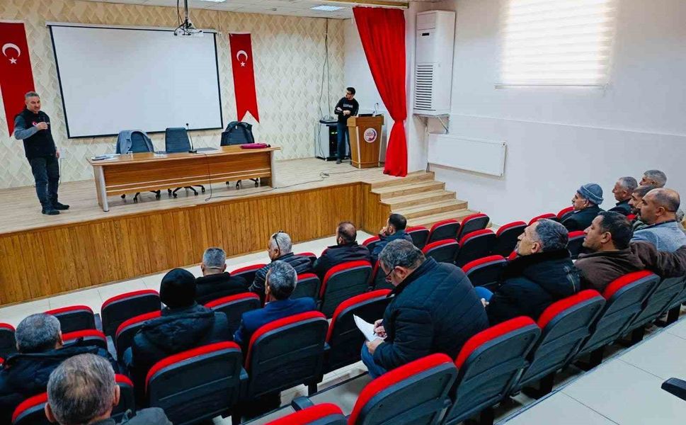 Elazığ'da Muhtarlara Çığ Farkındalık Eğitimi