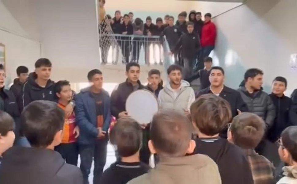 İlahi Akımına Elazığ'da Katıldı