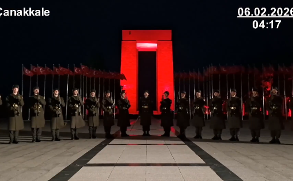 Mehmetçik, 6 Şubat Deprem Şehitlerini Saygıyla Andı