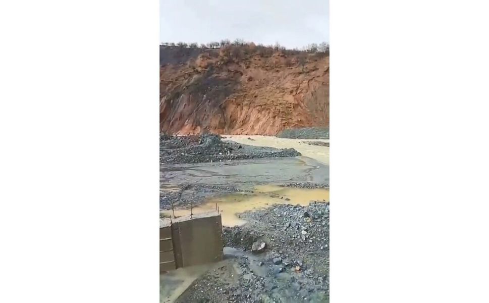 Heyelan Nedeniyle Açılan Alternatif Yol Sular Altında Kaldı