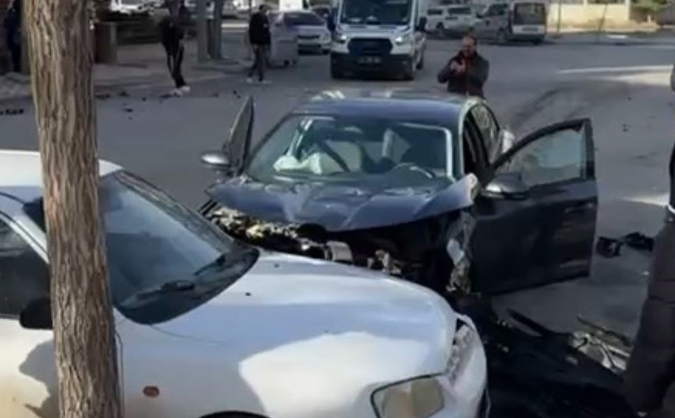 Elazığ'da Zincirleme Trafik Kazası: 1 Yaralı