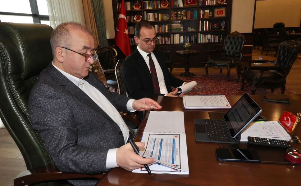 Vali Hatipoğlu, Düzensiz Göçle Mücadele Toplantısına Katıldı