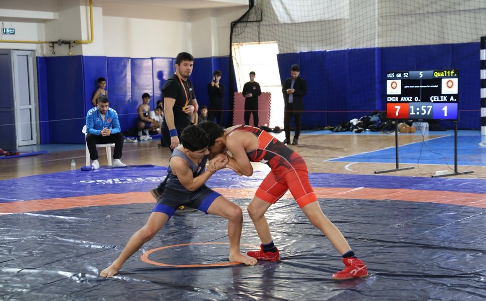 Geleceğin Şampiyonları Minderde, Havuzda ve Kortta Buluştu