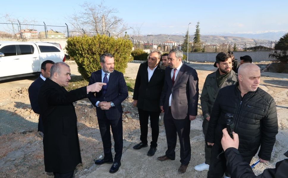 Vali Hatipoğlu ve Başkan Şerifoğulları Tarihi Mekteb-i İdadi Binasını İnceledi