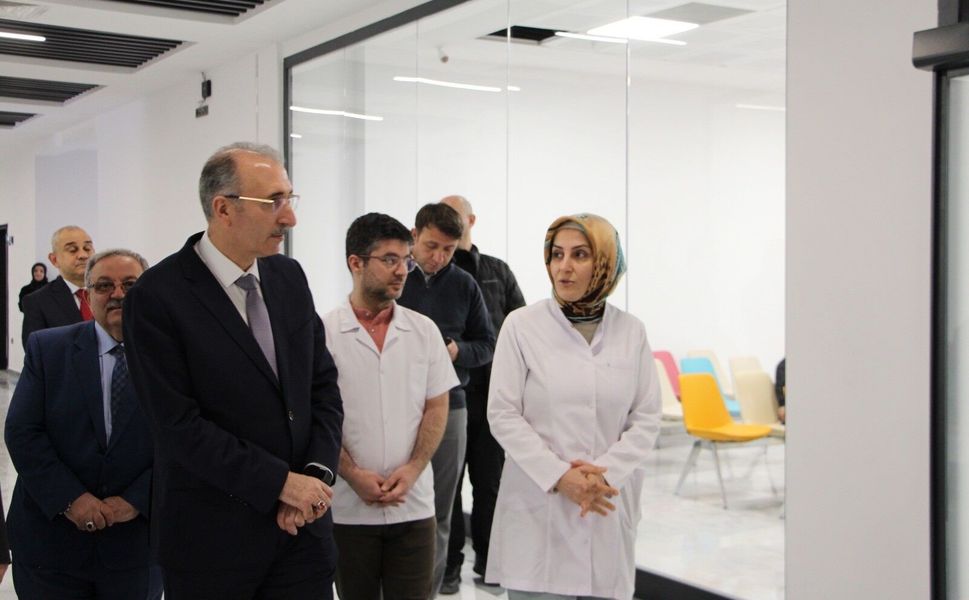 Fırat Üniversitesi Diş Hekimliği Fakültesi ve Hastanesi Kapılarını Açtı