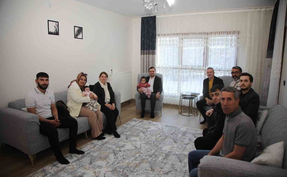 AK Parti Elazığ Teşkilatı, İftar ve Sahurda Vatandaşlarla Sofrada Buluştu