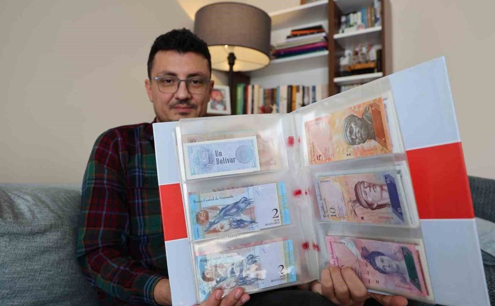 Beş Kıtadan 75 Ülkenin Banknotunu Derleyen Öğretmen Yok Olan Devletleri Unutturmuyor