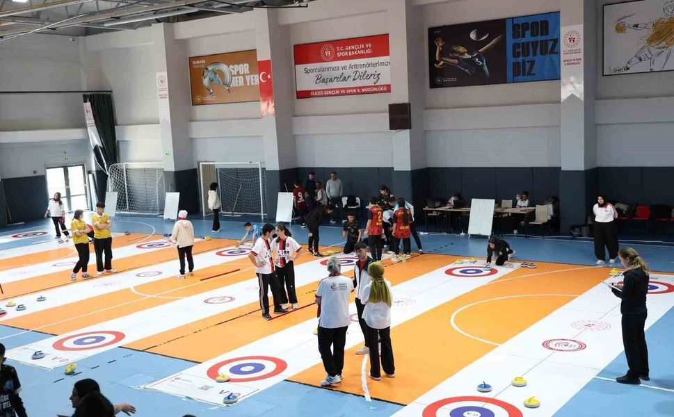 Elazığ, Floor Curling Gençler Grup Müsabakalarına Ev Sahipliği Yaptı