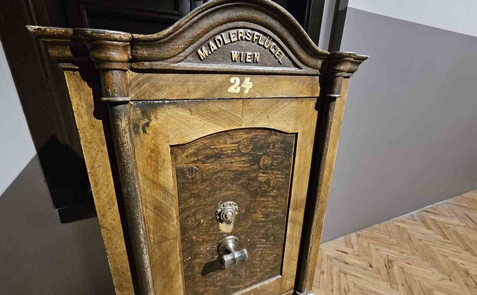 Elazığ Kent Müzesi'nde Tarihi Kasa Geçmişin İzlerini Taşıyor