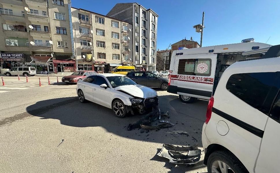 Elazığ'da Trafik Kazası: 1 Yaralı