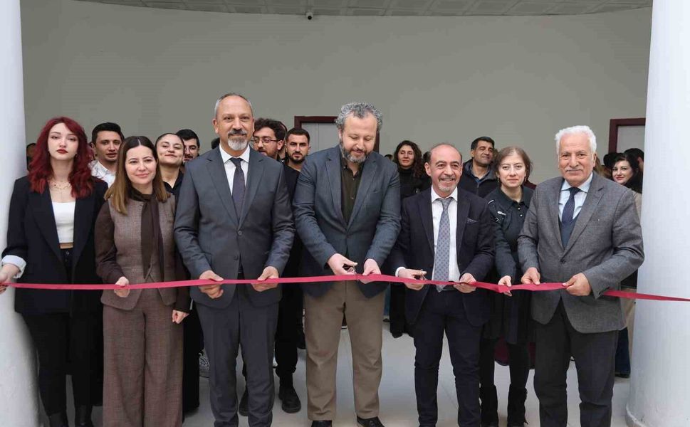 Fırat Üniversitesi'nde 6 Şubat depremi, sergi ve konferansla ele alındı