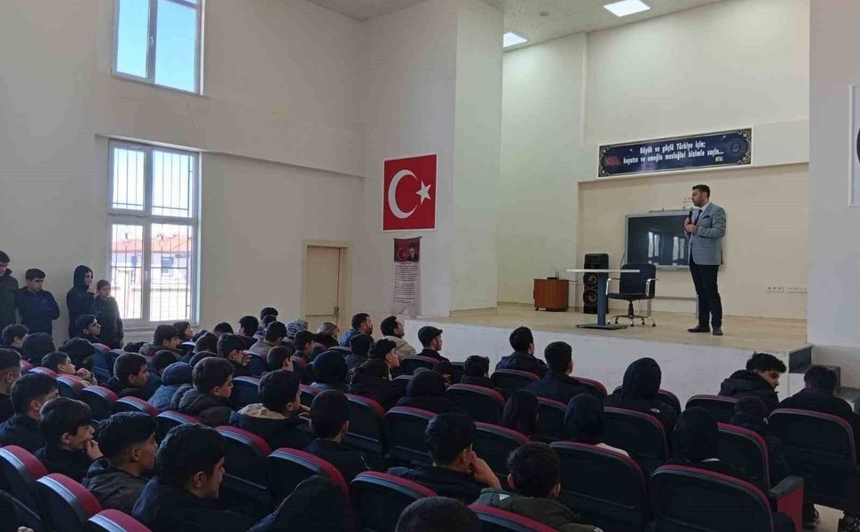 Kovancılar'da Ramazan-ı Şerif Konferansı