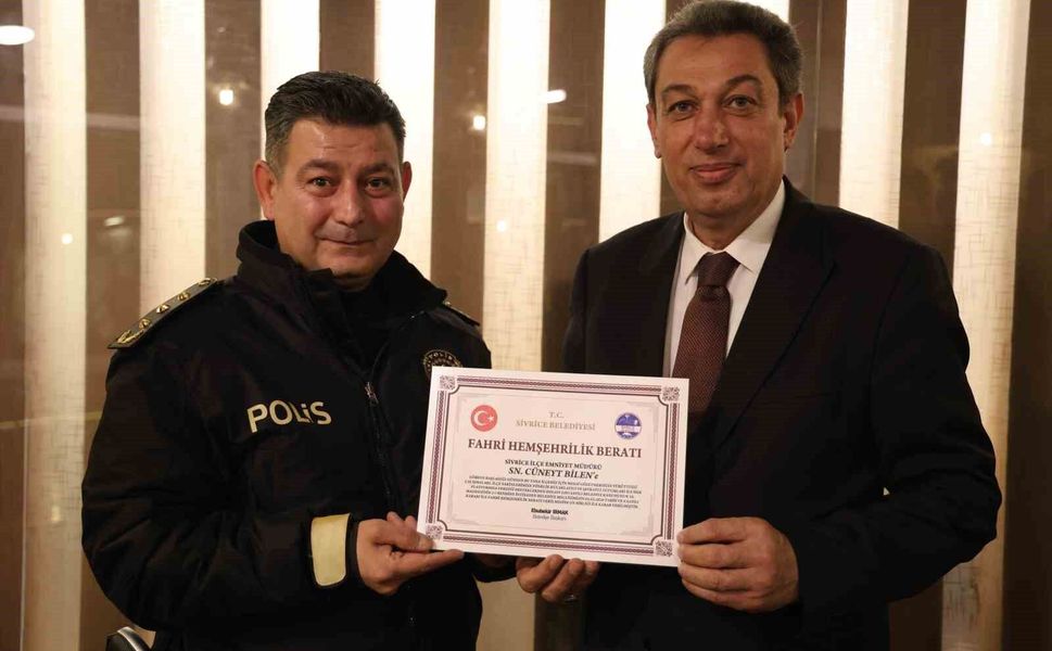 Sivrice Emniyet Müdürü Bilen'e fahri hemşerilik ve üstün başarı belgesi