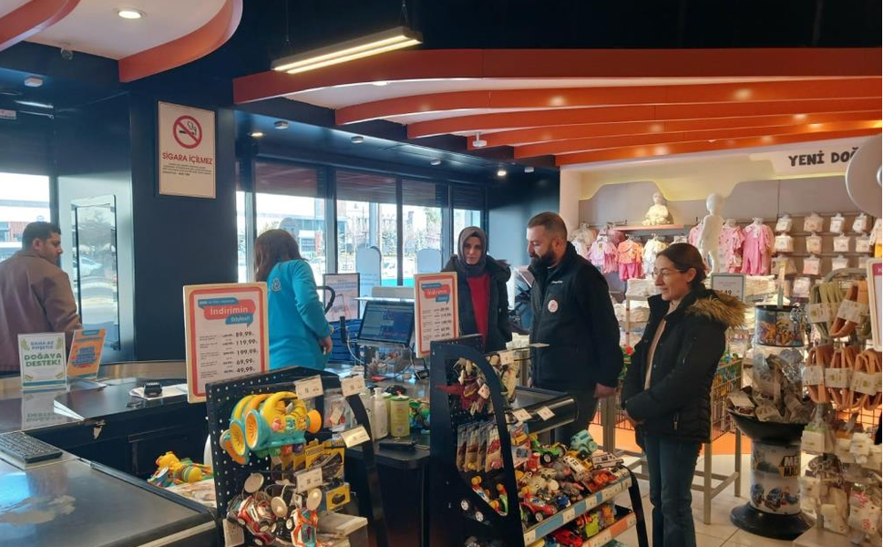 Elazığ'da Market Ve İşletmelere Poşet Denetimi