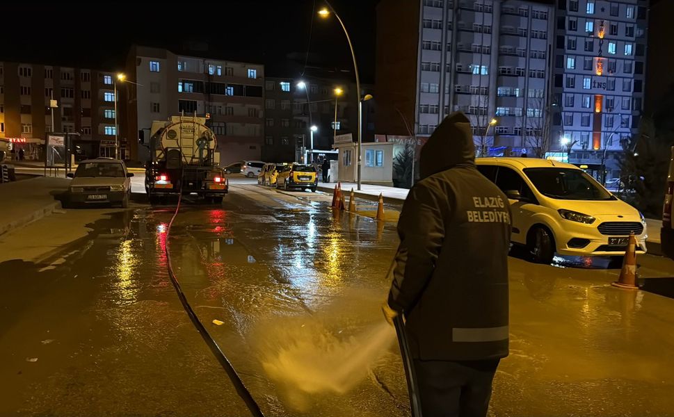 Elazığ Belediyesi’nden Bayram Temizliği