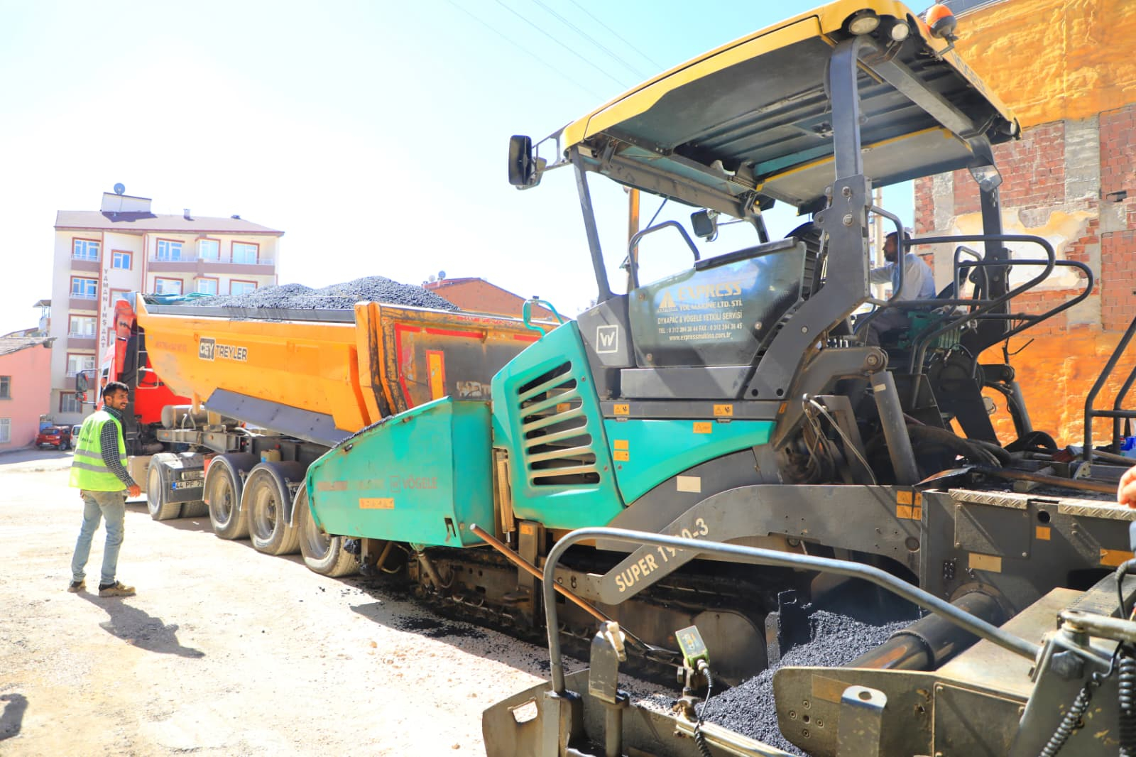 Kultur Mahallesinde Yollar Yen 1759410036 B8Lksn