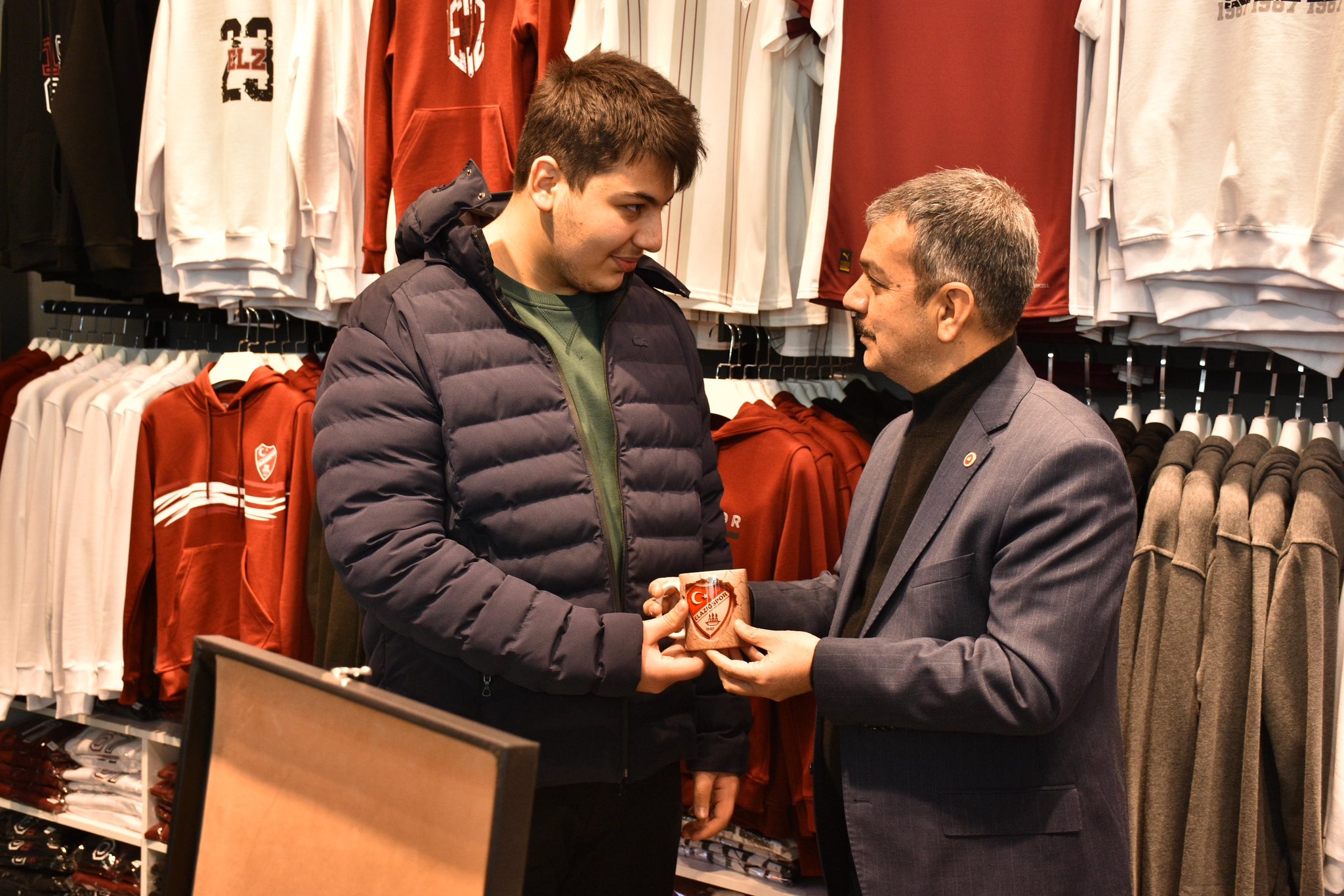 G9V Fy5T W U A A Y I Z J