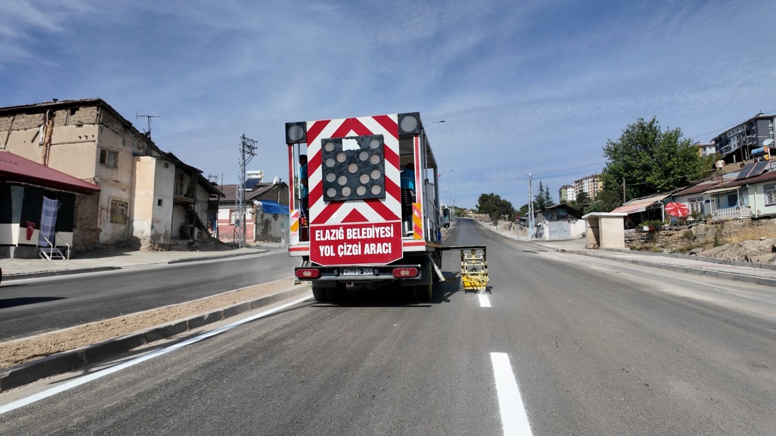 Elazığ’da İki Mahallede Ulaşım Konforu Artırıldı