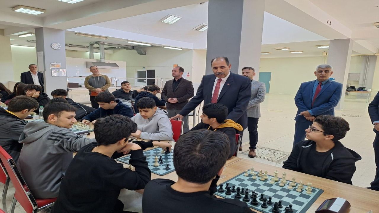 Cemil Meriç’te Satranç Turnuvası Başladı