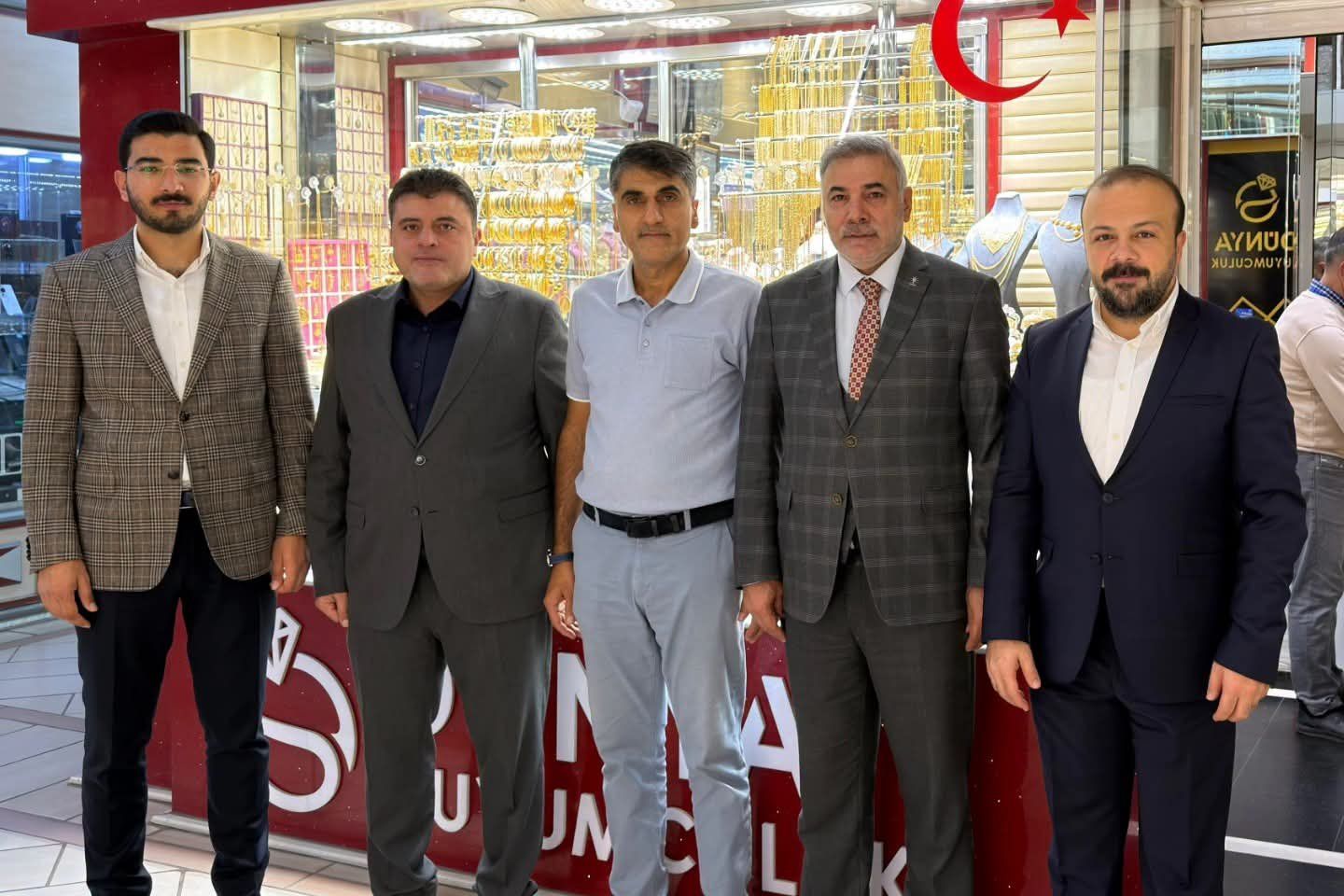 H Vucz Ly X Y A Akp4S